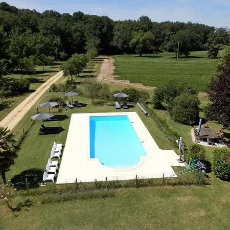 Гостевой дом Chateau La Mothaye - Self Catering With Pool In The Loire Valley Les Bois-d'Anjou