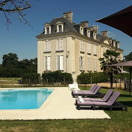 Gasthuis Chateau La Mothaye - Self Catering With Pool In The Loire Valley