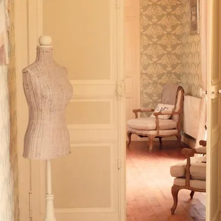 Гостевой дом Chateau La Mothaye - Self Catering With Pool In The Loire Valley *