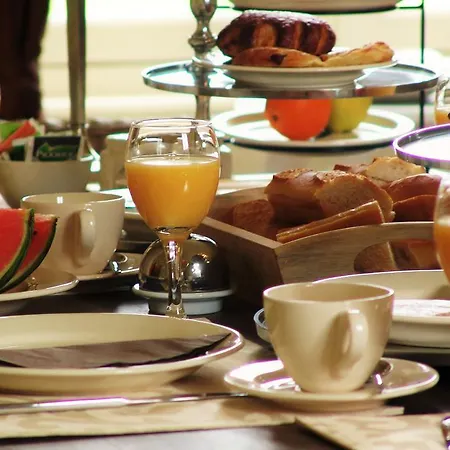 Гостевой дом Chateau La Mothaye - Self Catering With Pool In The Loire Valley *