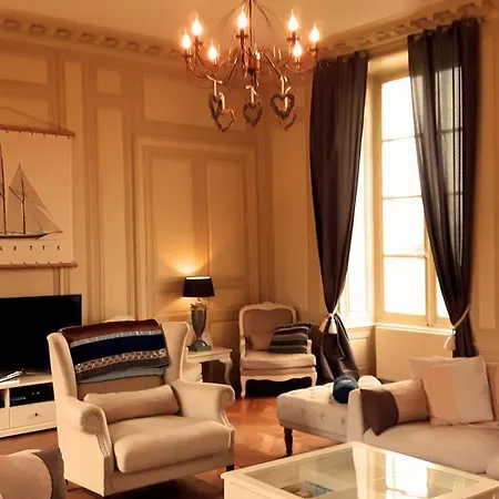 Chateau La Mothaye - Self Catering With Pool In The Loire Valley