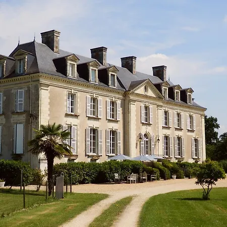 Chateau La Mothaye - Self Catering With Pool In The Loire Valley