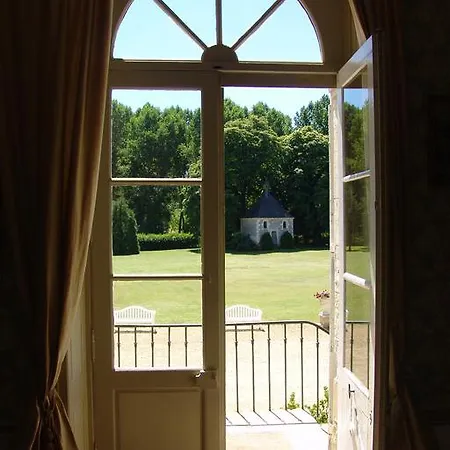 Гостевой дом Chateau La Mothaye - Self Catering With Pool In The Loire Valley Les Bois-d'Anjou