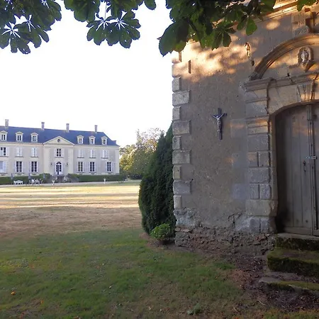 Гостевой дом Chateau La Mothaye - Self Catering With Pool In The Loire Valley