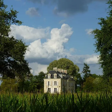 Chateau La Mothaye - Self Catering With Pool In The Loire Valley