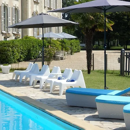 Gasthuis Chateau La Mothaye - Self Catering With Pool In The Loire Valley