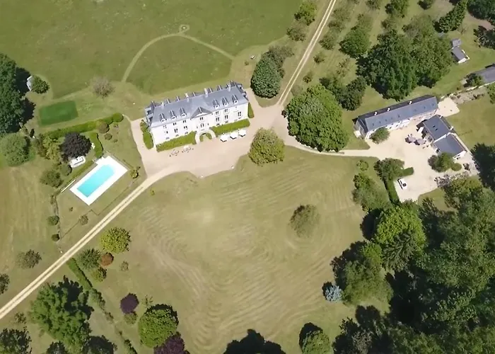 Chateau La Mothaye - Self Catering With Pool In The Loire Valley