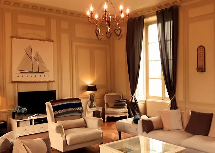 Chateau La Mothaye - Self Catering With Pool In The Loire Valley