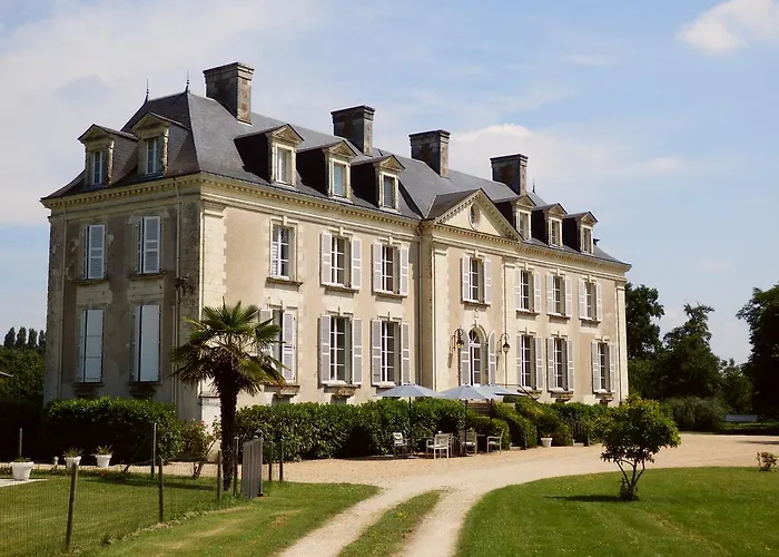 Chateau La Mothaye - Self Catering With Pool In The Loire Valley